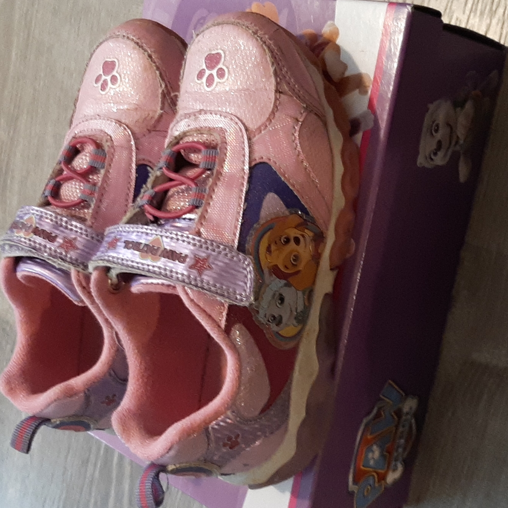 Girl paw patrol light on shoes size 12 toddler girl